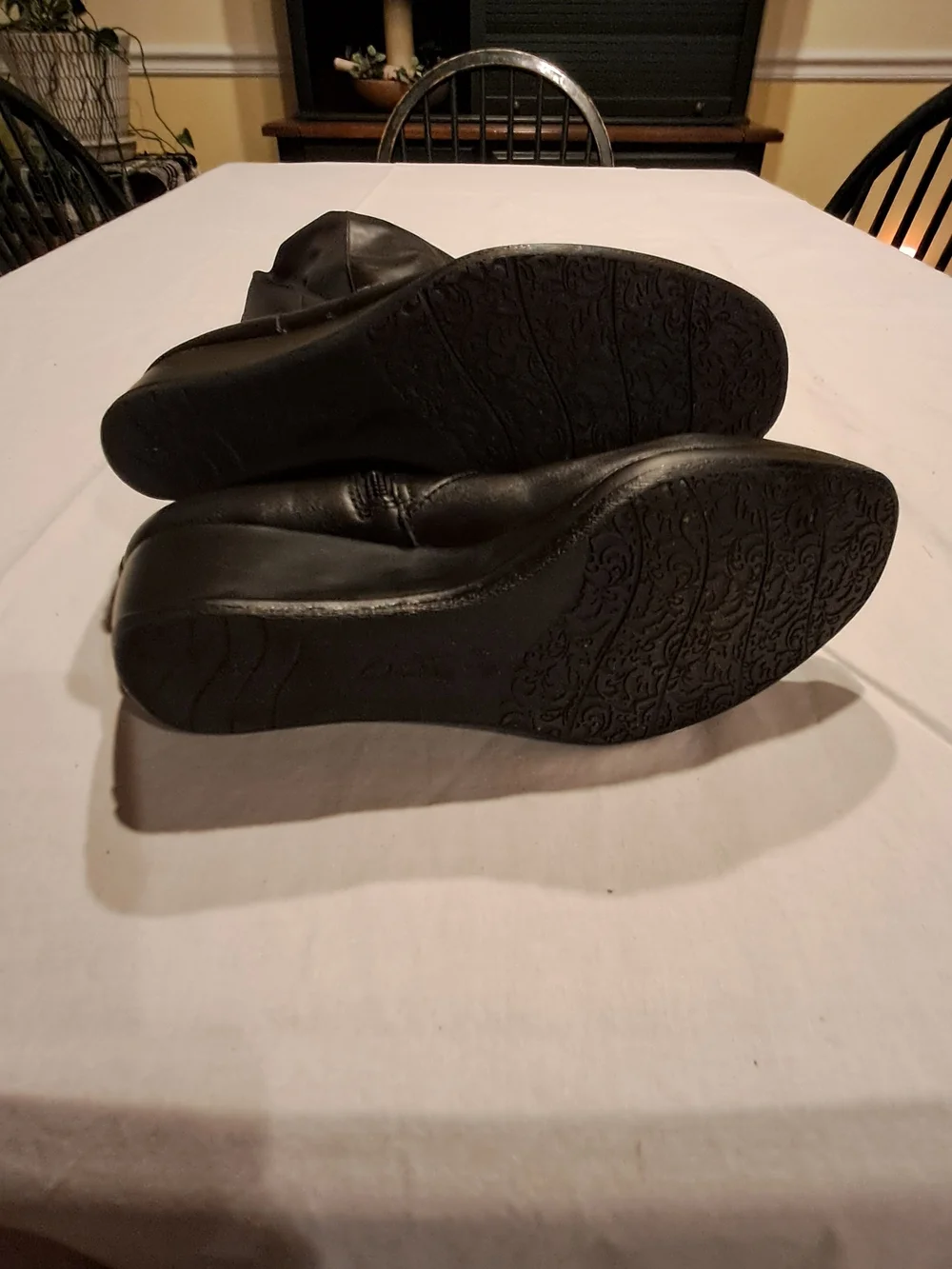 Clarks Women's Black Knee-High Wedge Boots Size 8M‎
